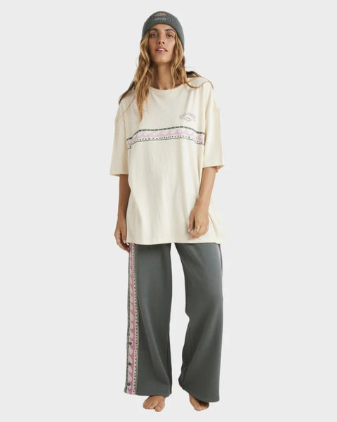 LOOKING UP TEE